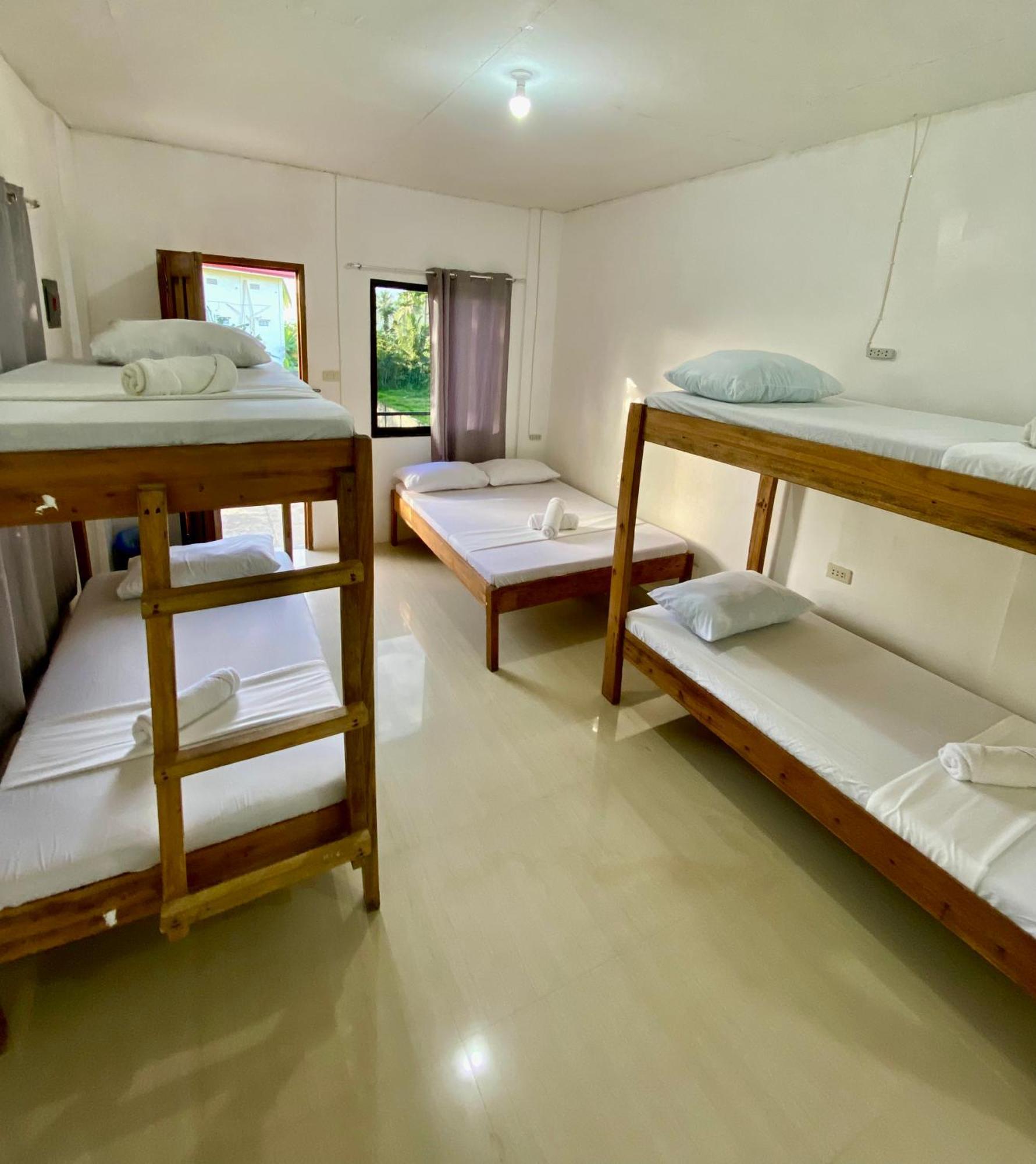 Reddot Guest House General Luna  Bagian luar foto