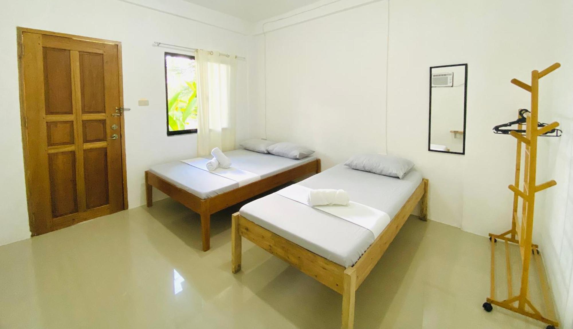 Reddot Guest House General Luna  Bagian luar foto